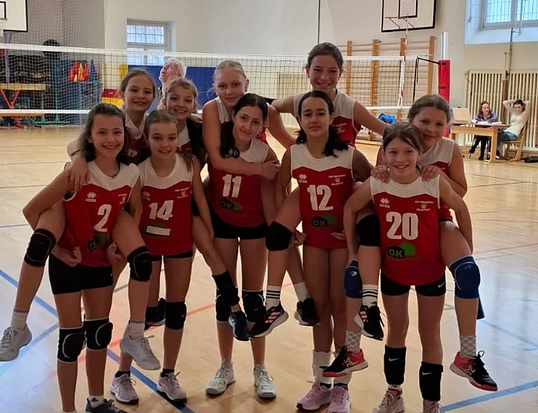 U12