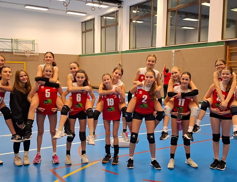 U15